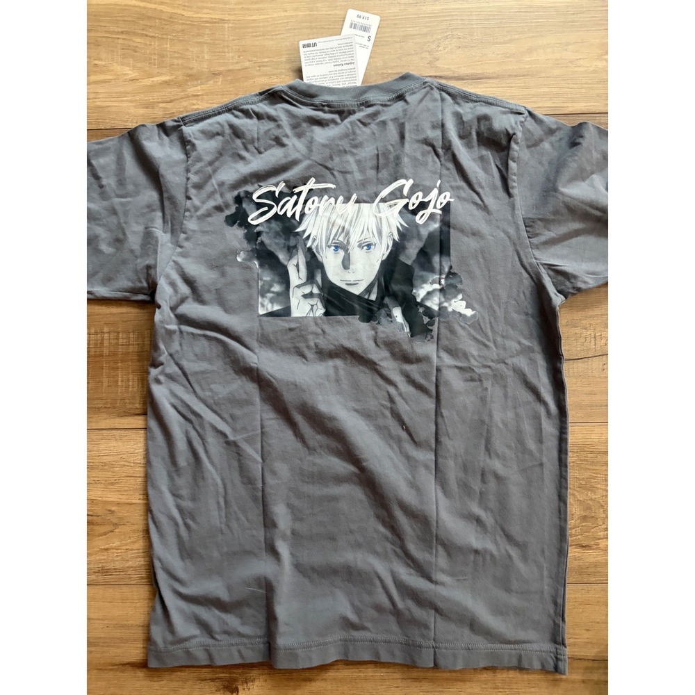 Uniqlo Jujutsu Kaisen Satoru Gojo Graphic T-Shirt Gray Mens Small NWT 448682